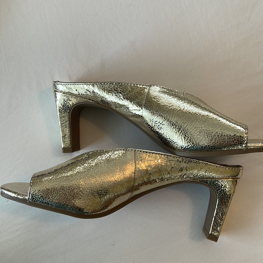 Heels - Picture 3 of 7